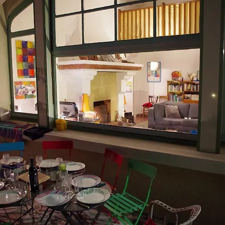 Cassis Hostel Vandrarhem *